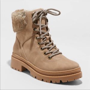 Women’s Taupe faux fur lace-up hiking boots